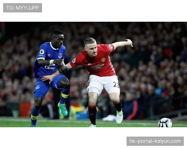 “我们是红魔”：跟随镜头记录曼联死忠球迷远征伦敦的全程